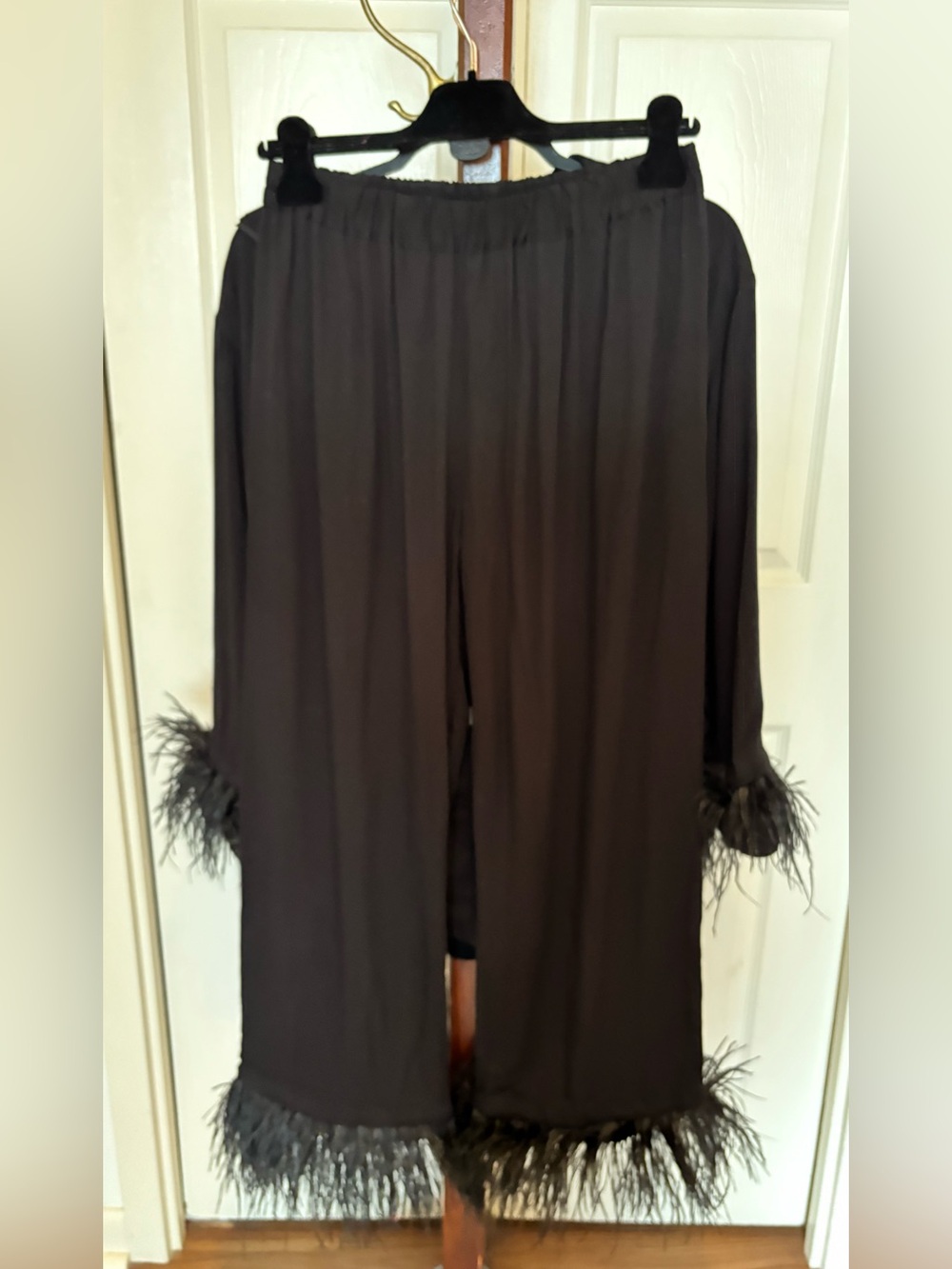 Sleeper Luxury Lounge Wear Set Ostrich Feather Trim Black Medium - Picture 7 of 9